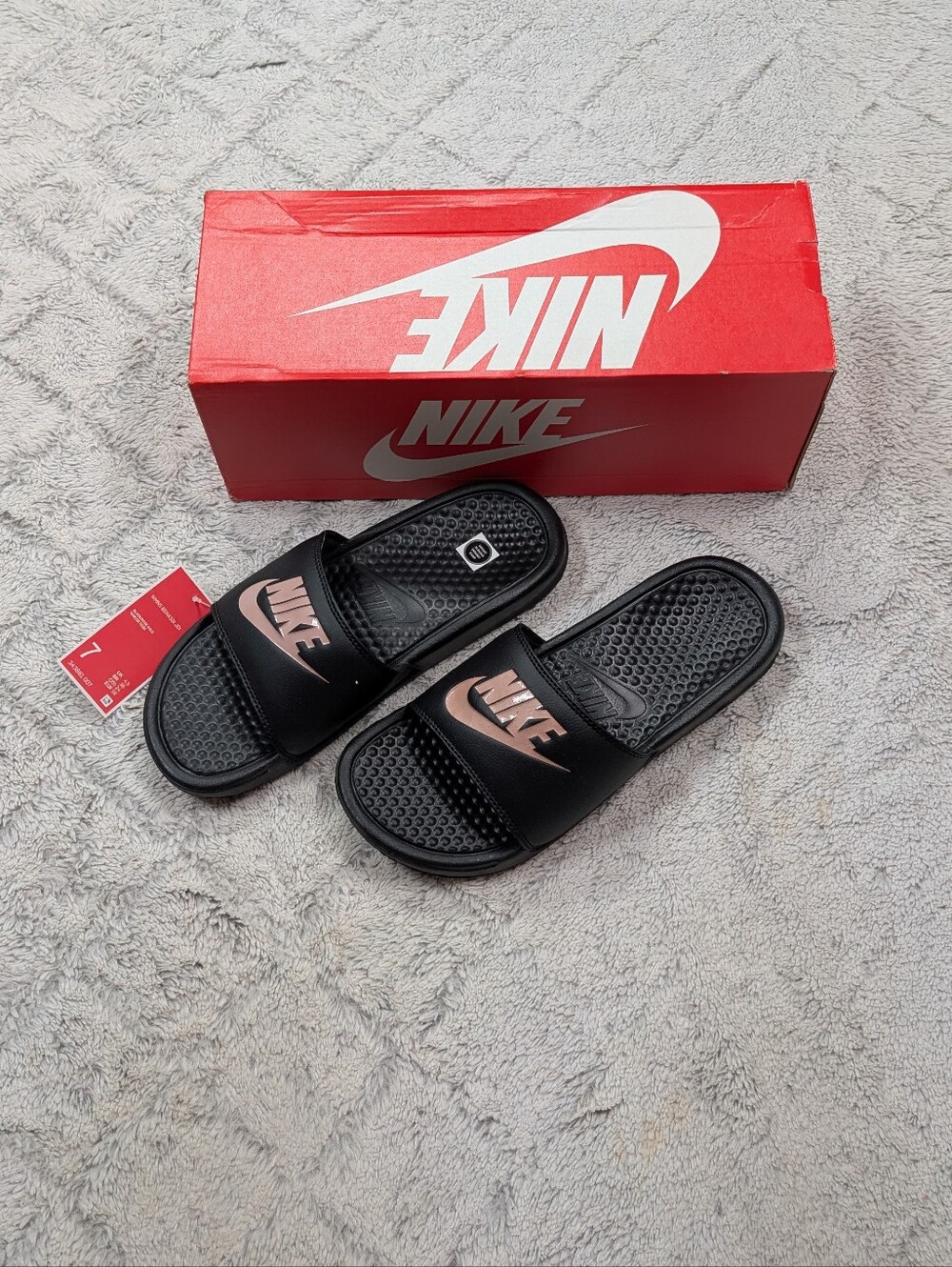 Nike Benassi JDI Black Rose Gold Slides Sandals Womens Size 7 343881-007 NEW - Picture 3 of 6